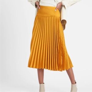 NWT Banana Republic Marigold Golden Yellow Pleated Midi Skirt Size 2